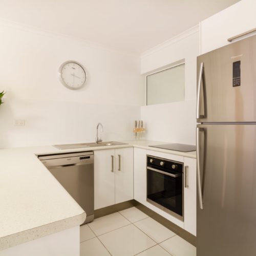 downstairs-apartment-whitehouse-port-douglas-8