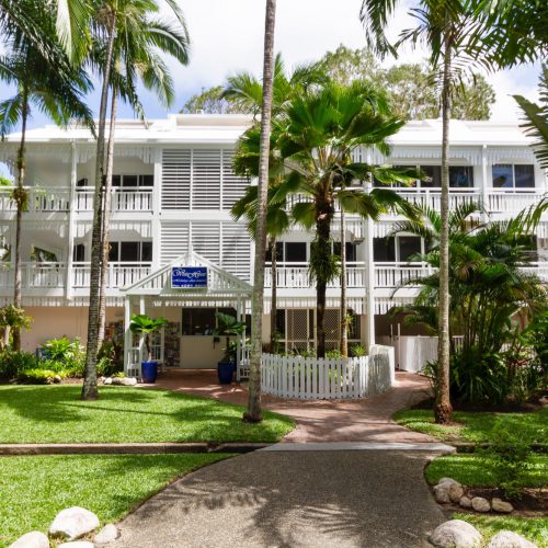 the-white-house-port-douglas-resort-4